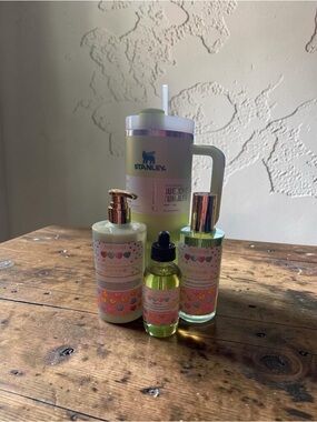 Stanley Sage Green Tumbler with Handle and Straw